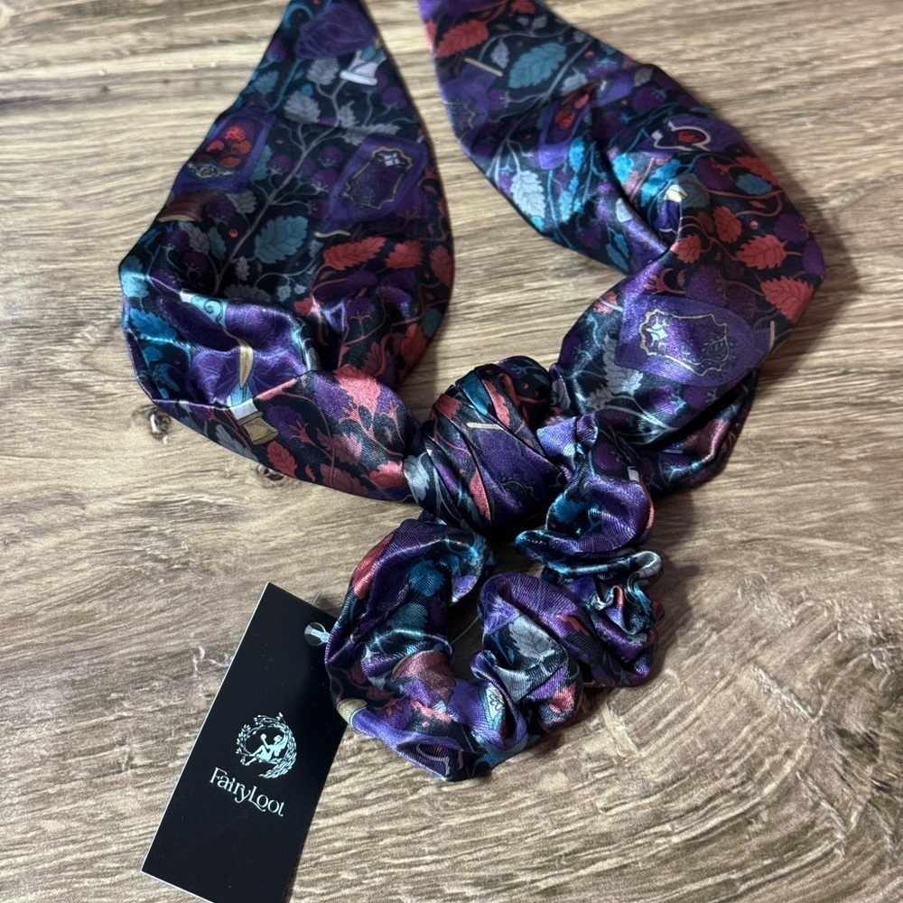 Poison Study Scrunchie | FairyLoot - Picture 2 of 5